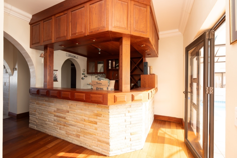 7 Bedroom Property for Sale in Myburgh Park Western Cape